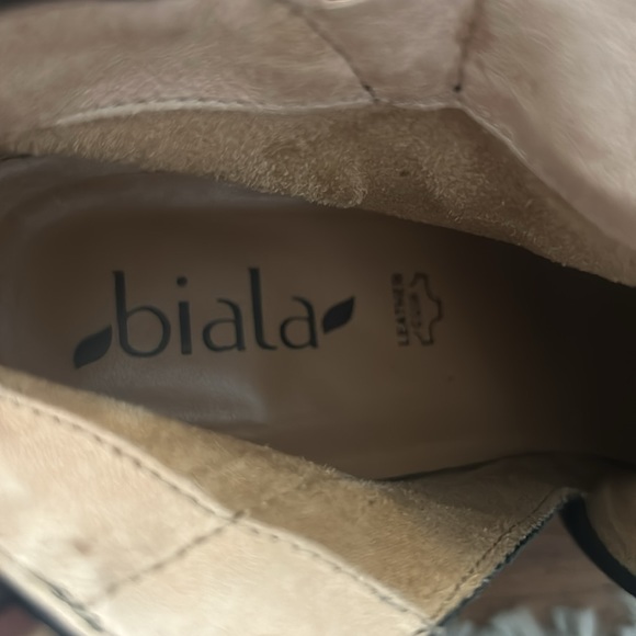 Gorgeous pair wedge black booties biala brand leather upper size 7 comfortable - Picture 7 of 10